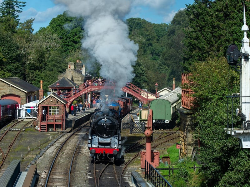 Step back in time at a heritage railway that cuts a spectacular path through the North York Moors National Park. Travel in stunning steam-hauled carriages, calling at iconic stations like the 1930s-themed Pickering and the famous 'Hogsmeade' station at Goathland. 📍 Pickering Station, Pickering YO18 7AJ