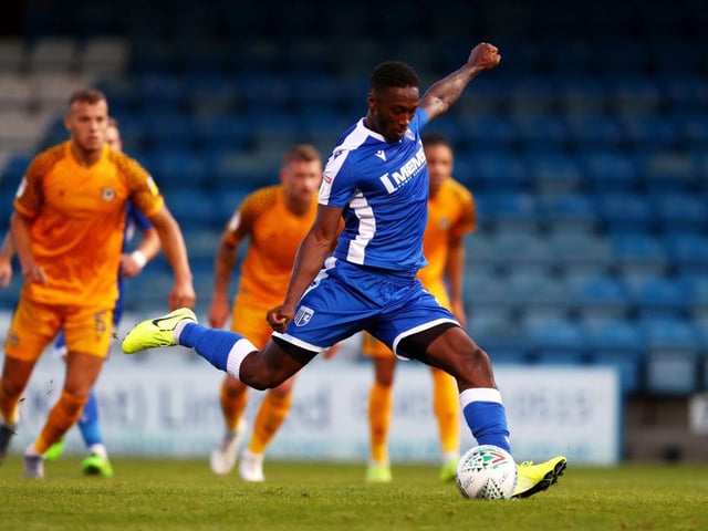 Gillingham boss Steve Evans is hopeful of persuading striker Brandon Hanlan to sign a new deal. The 23-year-old is training with the club while he mulls over an improved contract offer. (Kent Online)