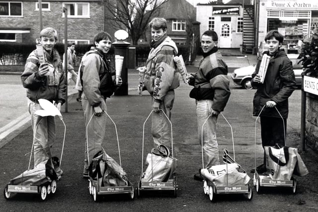 GT newboys and their trollies..January 1989