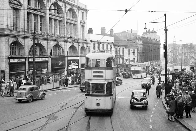Shefield tramcar number 509 on High Street pictured on the final day of Sheffield's first-generation tramway system, October 8, 1960.