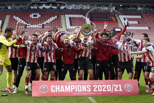 Champions! Sheffield United's U23ss lift the PDL North trophy at Bramall Lane: Andrew Yates / Sportimage