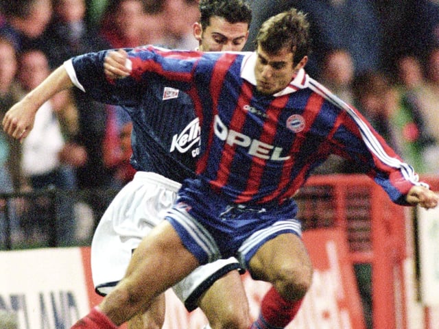 Action from October 1995's UEFA Cup second round game at Easter Road in Edinburgh. Photo: SNS Group