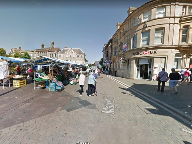 Mansfield in the seven days to October 15, 2021 had 546 cases, a drop of 99 (-15.3 percent) case rates per 100,000 now at 499.
Mansfield Town Centre & Broomhill - in the seven days to October 15 the total cases were 35. The rate has decreased relative to the previous week by -6 (-14.6%) case rate per 100,000 people is now 330.