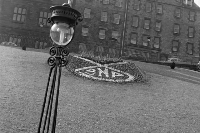 A Scottish National Party floral badge on the Mound in June 1967.