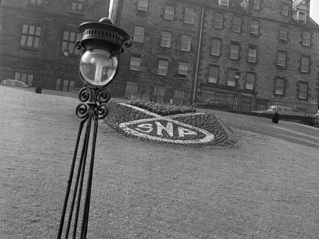 A Scottish National Party floral badge on the Mound in June 1967.