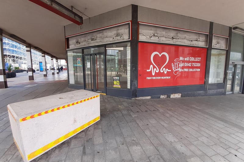 The British Heart Foundation charity shop was on the corner of Pinstone Street and Furnival Gate.
