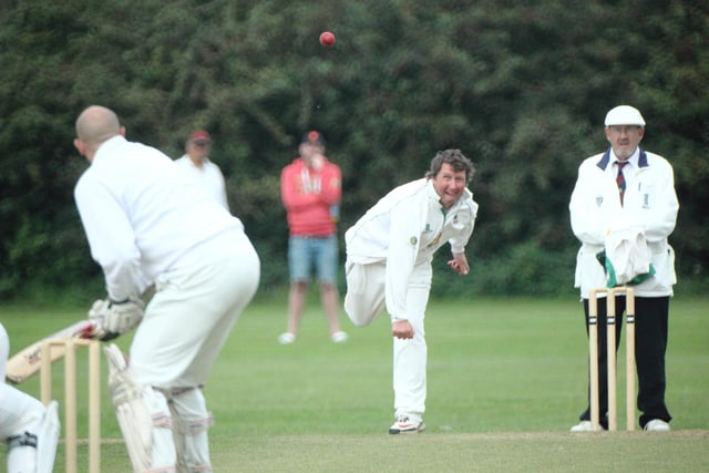 Dave Loveridge bowls for Farnsfield against Notts and Arnold in Sept 2014.