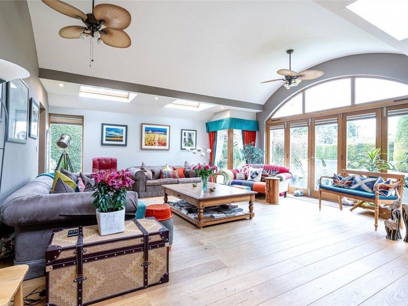 Living room / Garden room.