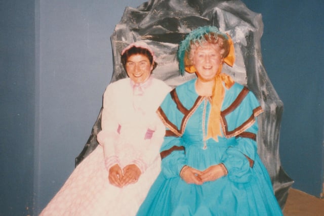 Cast members in 1987