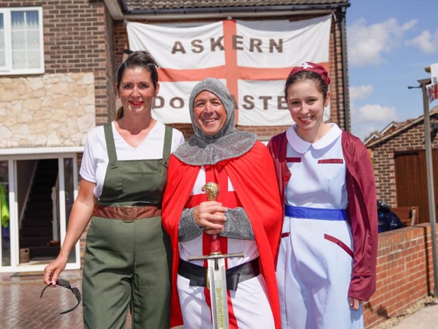 Lisa, Wayne and Beth Tomlinson at Mayfield Crescent, Askern. PIcture: Chris Bevan