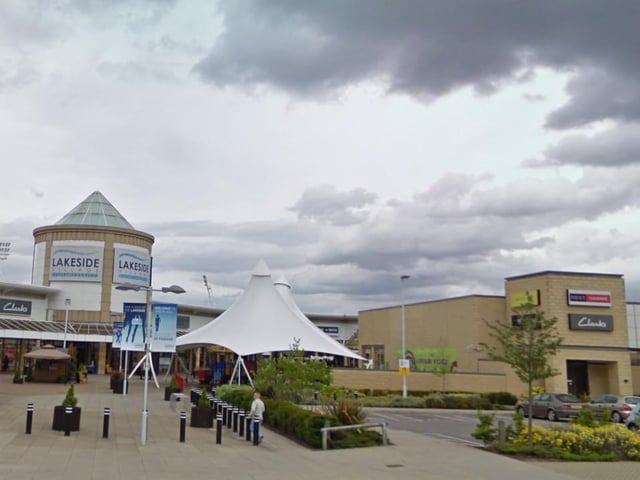 Enjoy some good old fashioned retail therapy this weekend and treat yourself to some new goodies from Lakeside Village Shopping Centre.