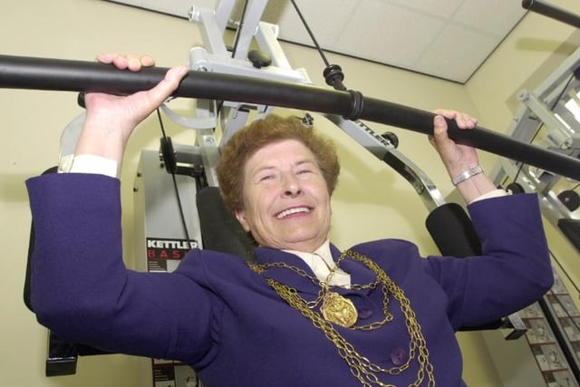 The Mayor Of Doncaster in 2000 Maureen Edgar visited the Highfields Community Centre which had a gym.