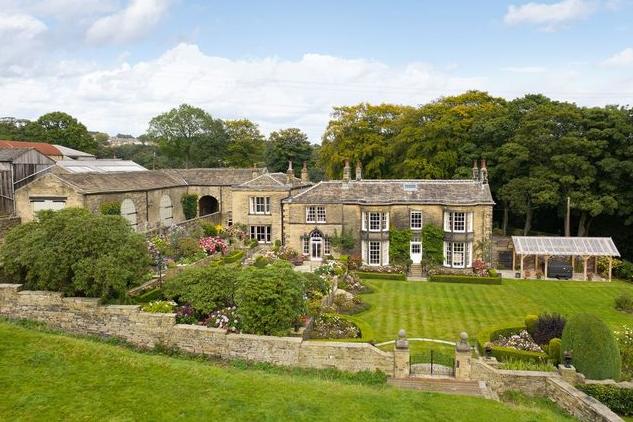 Ashday Hall boasts substantial landscaped gardens.