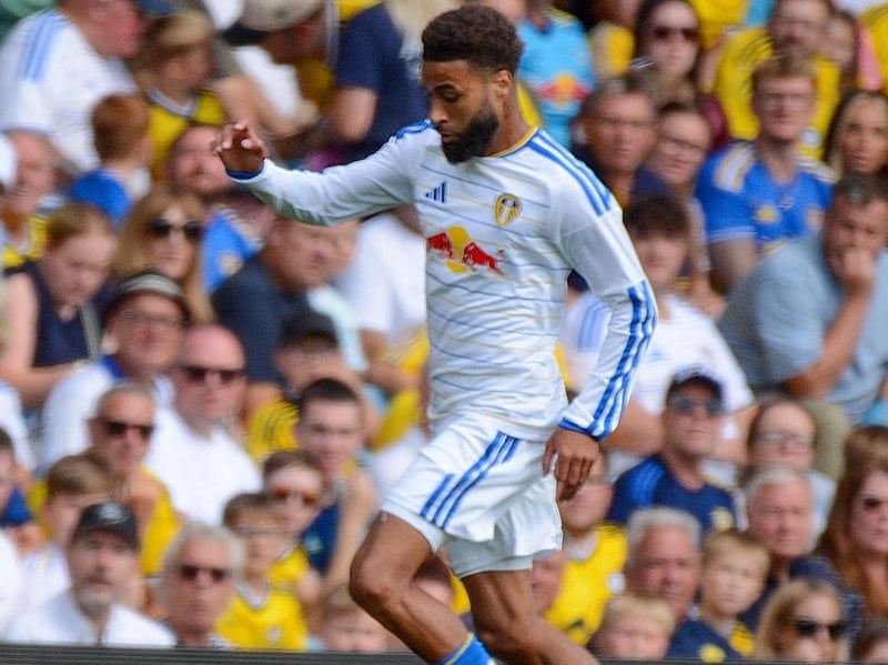 8 - Did well to win the ball and start the move that ended with the 2-0 goal, which was eventually awarded to him after a slight deflection from Calvert-Lewin's header. Started the move for 3-0 with a nice spray towards Muharemovic. Flew up and down his side.