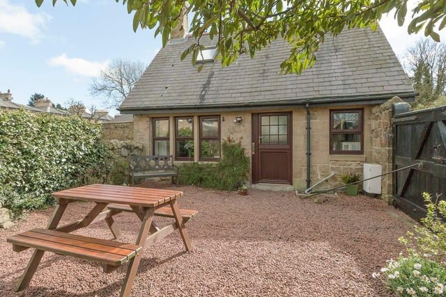 This cosy cottage is located in Alnwick, Northumberland and has room for up to four people. The cottage can be rented in February for £100.