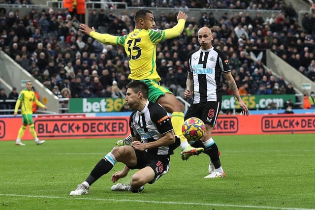 Hindsight is a wonderful thing but you would imagine Newcastle would have picked up three points on Tuesday night had Fernandez started in place of Ciaran Clark. He didn't and Clark was sent off but the Argentinian came off the bench to put in an assured defensive display to help keep Norwich at bay for large periods of the game. Even with Lascelles back from suspension this weekend, Fernandez should start.