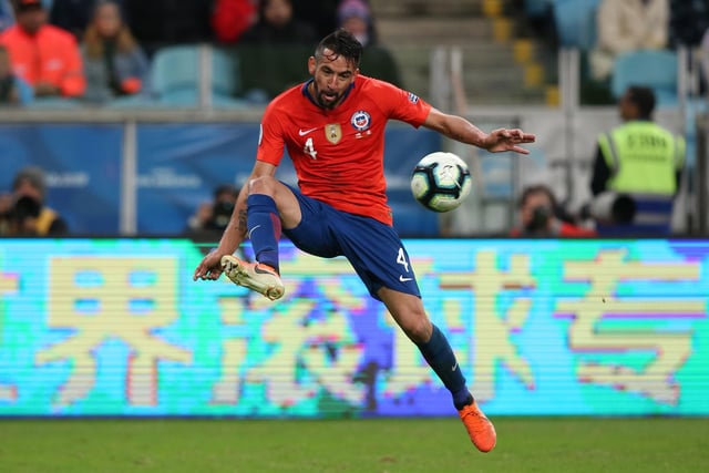 Chile international Mauricio Isla has also been linked with a move to Elland Road - versatile individual has a colossal 115 caps to his name and has suitors in the form of Real Betis, Valencia, Real Valladolid and Panathinaikos. (BILD)