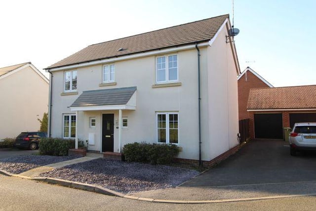 This beautiful four bedroom detached house is located in a quiet position, on the sought after Newton Leys development, which is close to major road and rail links. Property agent: Purple Bricks