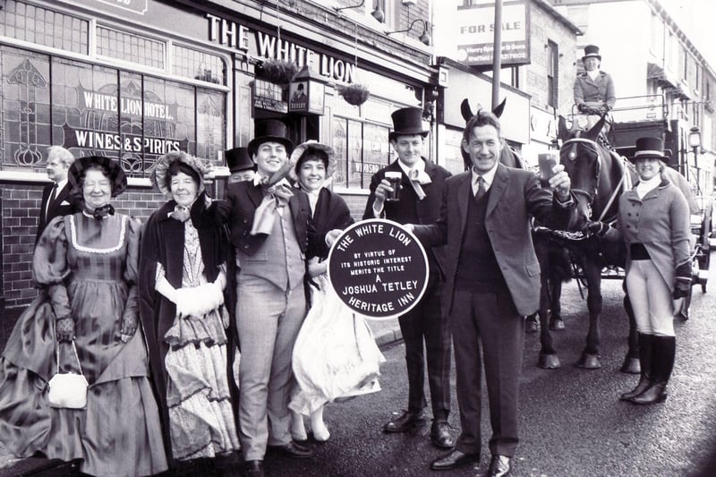 Charles Dickens’ great-great-grandson Christopher Dickens (pictured centre right) unveiling a Heritage Inns plaque at the 18th-century White Lion pub on London Road, Heeley in October 1986. On board the coach were members of Sheffield Dickensian Society and pub hosts Mark Dalton and Christine Lee