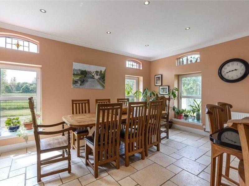 Kitchen / Dining room.
