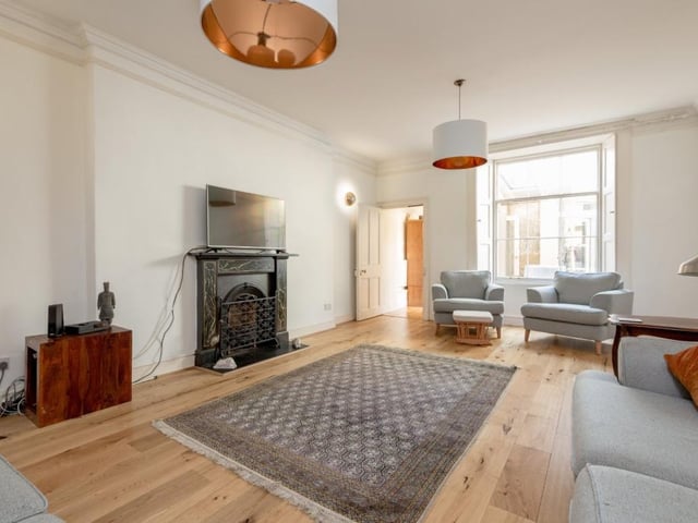 Sitting room.