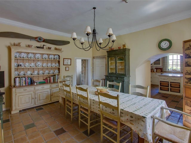 Breakfast room.