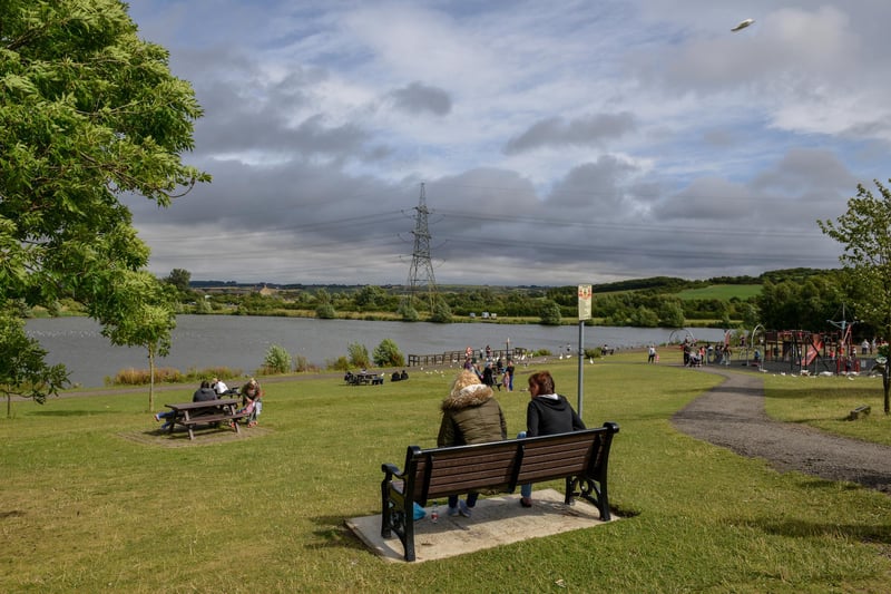 Jeff from Kingston upon Hull writes on TripAdvisor: "Good location for walkers or dog walkers. Disabled friendly too. Walk around the lake is enjoyable."