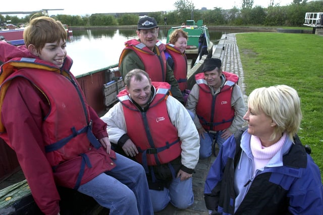 People with learning difficulties at Sheffield and Tinsley Canal. l/r:  Dawn Ashton, Andrew Allen, Robert Johnson, Carol-Ann Rudge, Paul Mawer  and Day Service assistant Jeanette shaw with the narrow boat, 'Naburn' in 2002