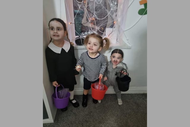 Esme, Ava and Amelia spent Halloween as a great trio!