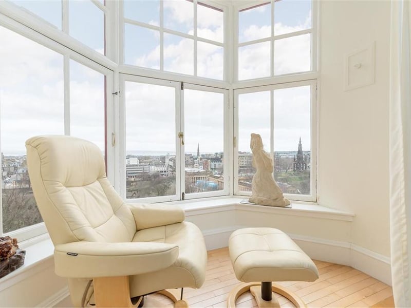 Drawing room.