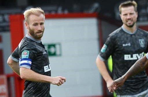 We saw embers of a good partnership between Bannan and Brown, but the new Owls skipper was kept relatively quiet in the second half. Didn't put a foot wrong, and picked out some nice passes, but wasn't at his best - much like so many others.