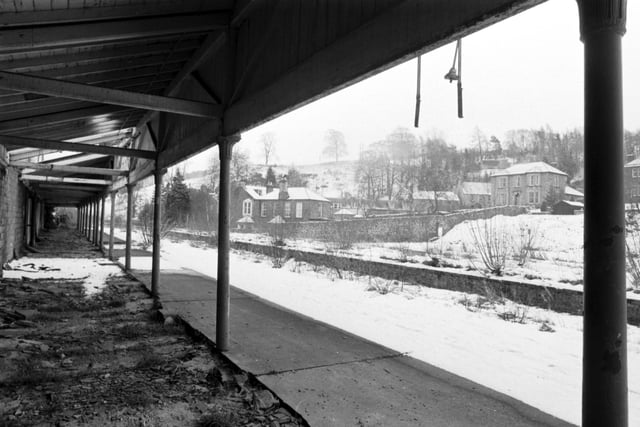 The platform of Melrose railway station lies completely derelict, January 1985.