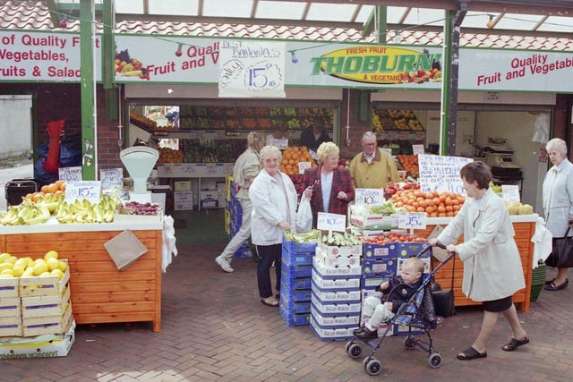 Park Lane Market had lots of options for fresh fruit and vegetables, as these shoppers found out in 2000. Did you love to pay a visit?
