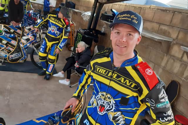 A dramatic heat 14 double pass from skipper Kyle Howarth sealed a win for Sheffield over Kings Lynn in speedway Premiership.
