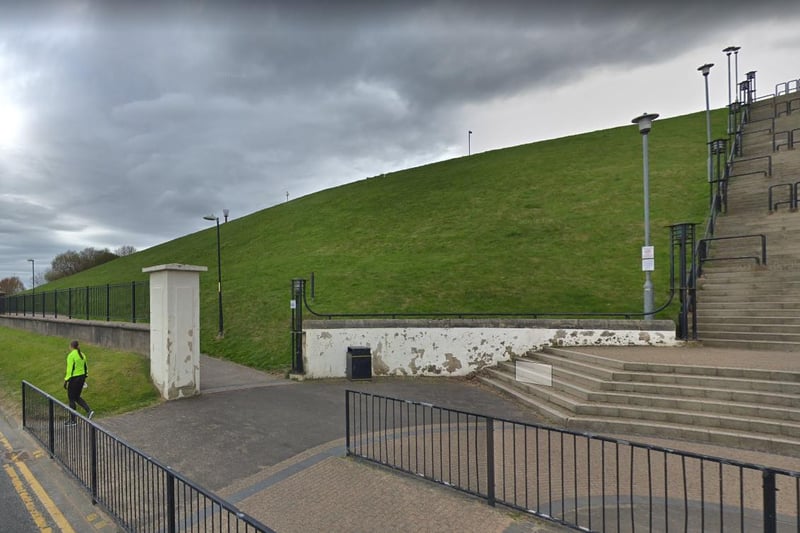 The steep slopes leading from the Lawe Top to the seafront. Once overgrown, they are now more manicured, with a long, steep set of steps running down them - a favourite challenge for fitness fans.
