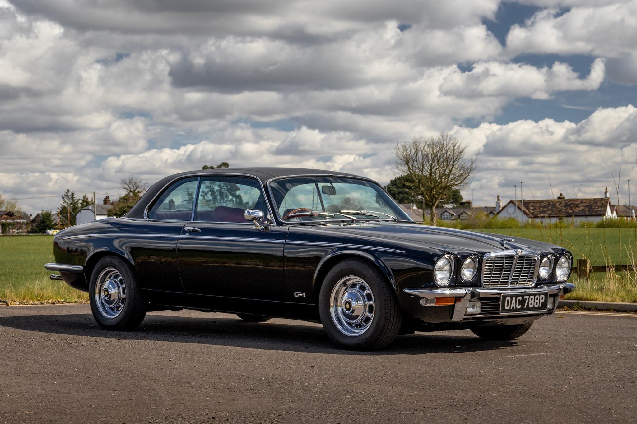 Sheffield classic car collector auctions 1976 Jaguar to raise money for Ukraine appeal