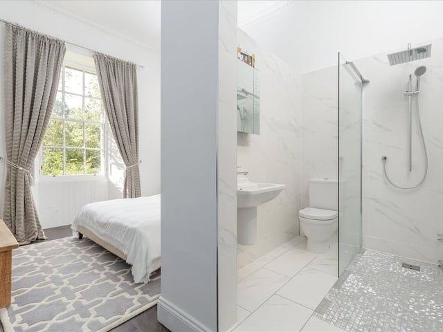 Bedroom 5 en-suite.