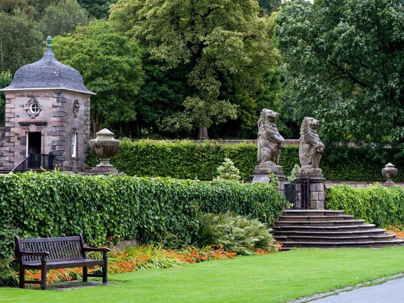 Pollok Country Park, on the south side of Glasgow, doubled as the grounds surrounding the fictional Castle Leoch in season one. The park also stood in for the French countryside that the characters travelled through between Le Havre and Paris in season two.