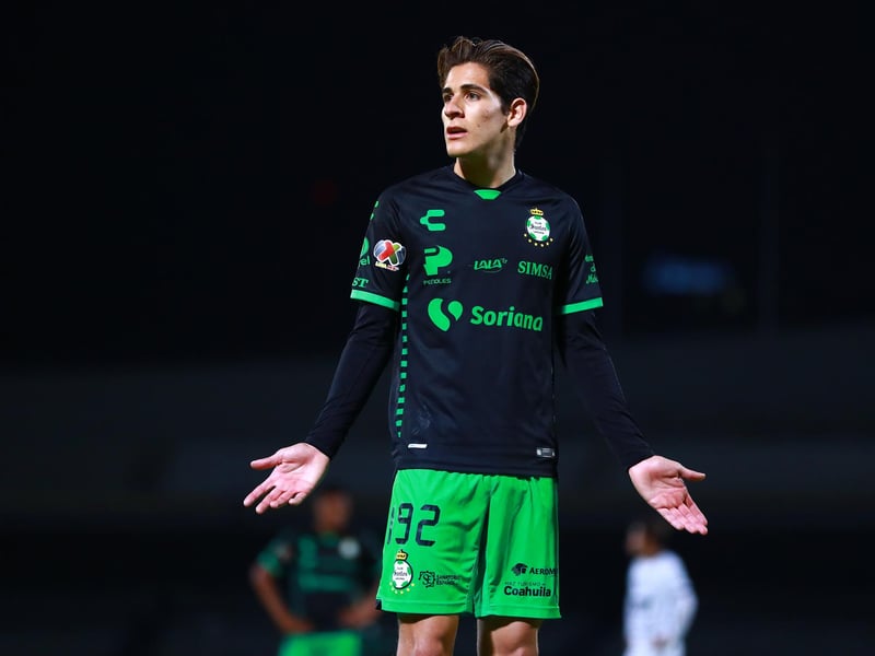 Newcastle United's Santiago Munoz has finally landed in England after spending ten days in quarantine in Madrid. The striker will join up with the Magpies and start training with the U23s at the start of next week. (Sport Witness)