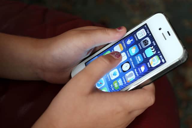 SafetyMode’s free guide covers seven areas parents can discuss before handing over a first phone