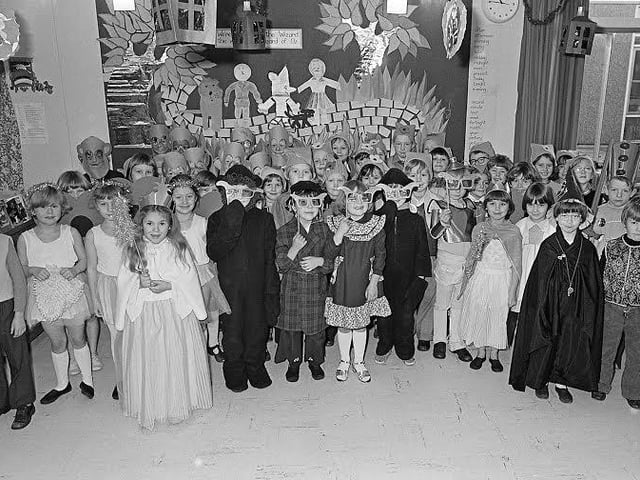 Bull Farm's School Concert.
Did you go there in the eighties?
