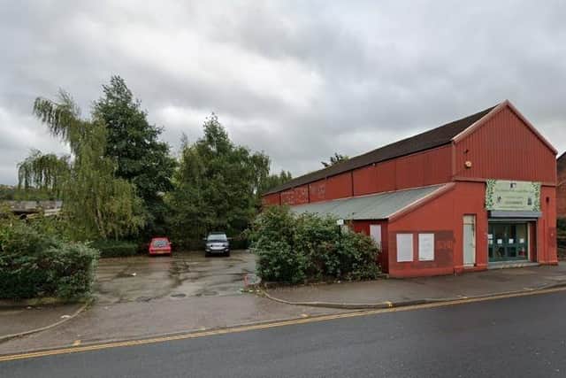 The site at 443 – 447 Queens Road, Highfield – which used to be a scaffolding supplies business – will be demolished and a single storey drive-thru with 20 car parking spaces, cycle hoops and landscaping will be put in its place.