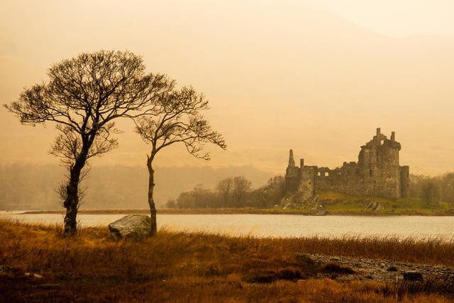 In 1760, Kilchurn Castle was struck by lightning with the roof destroyed in the storm.