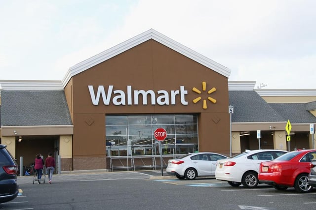5) In 2019, which retailer was the largest company in the world by revenue with over $500 billion a year?
ANSWER: Walmart