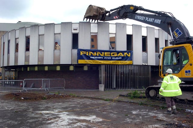 The demolition of the 'wedding cake' Registry Office, Sheffield, in October 2004