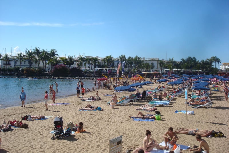 Leeds Bradford to Gran Canaria. Flights available from £91.