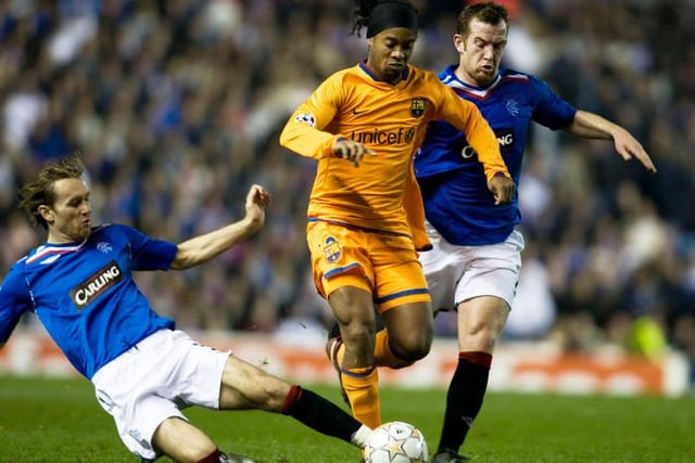 What was the score the last time Barcelona played at Ibrox in a competitive match?