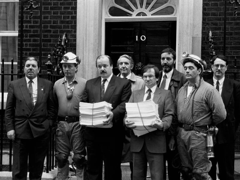 Mansfield Chad and Worksop Guardian editors presented the petition, signed by thousands of residents, to Downing Street.