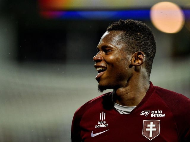 Ex-England international Paul Robinson has claimed Leeds United competing with Chelsea to sign Metz striker Habib Diallo and could explore a £17.4m deal. (MOT Leeds News)