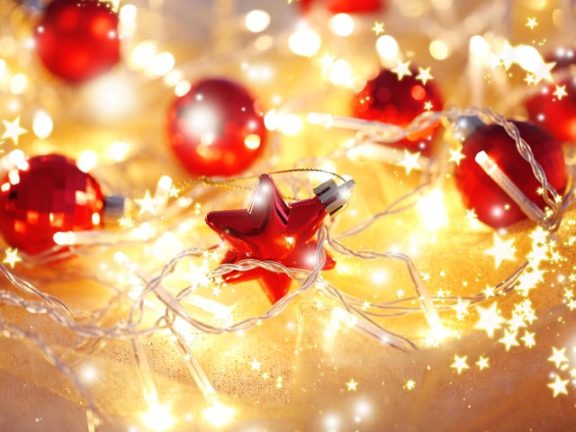 Make sure you've booked your ticket because one of the first Christmas lights switch-ons of the season, in Pleasley, is already a sell-out. Meden Square will be full of revellers for the event, which runs from 12 midday until 6 pm on Saturday. On the agenda are music, carols, refreshments and, of course, an appearance by Santa.